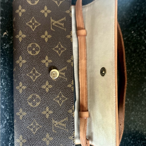 Authentic Louis Vuitton, envelope style 10”x4-1/2“ bag. - Picture 12 of 12